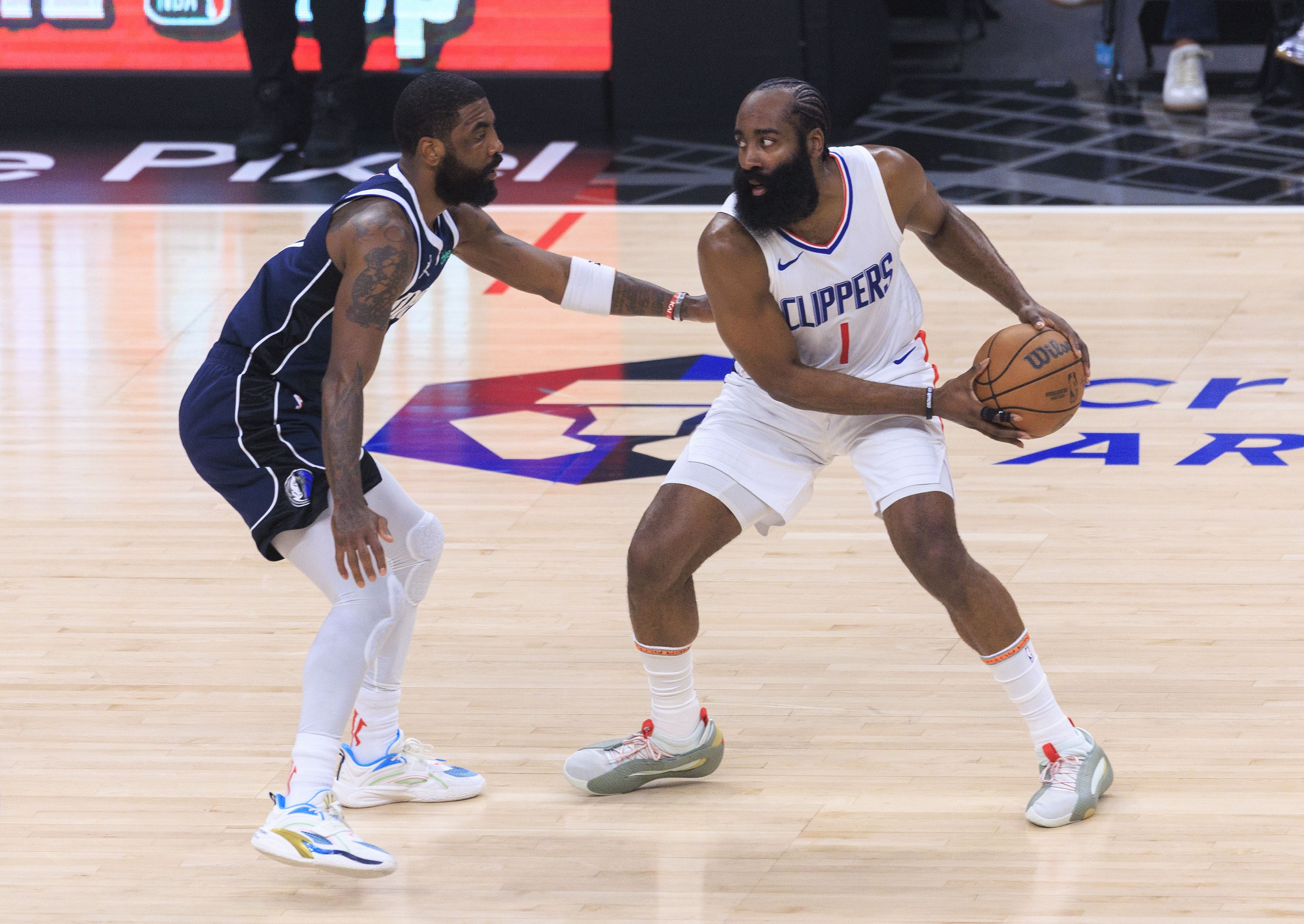 9game-国际比赛日夏洛特黄蜂内部沟通——NBA季后赛节点到来,话题不断,控场能力受关注的简单介绍-9game